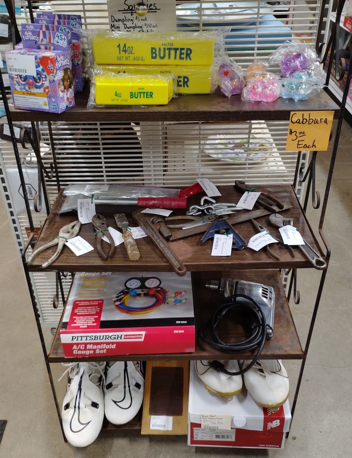 D & D Discount Sales in Tama
