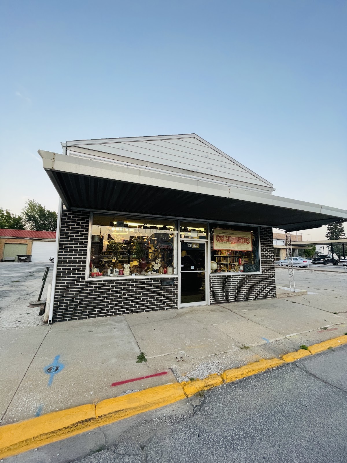Collections Antique Thrift Store in Fort Dodge