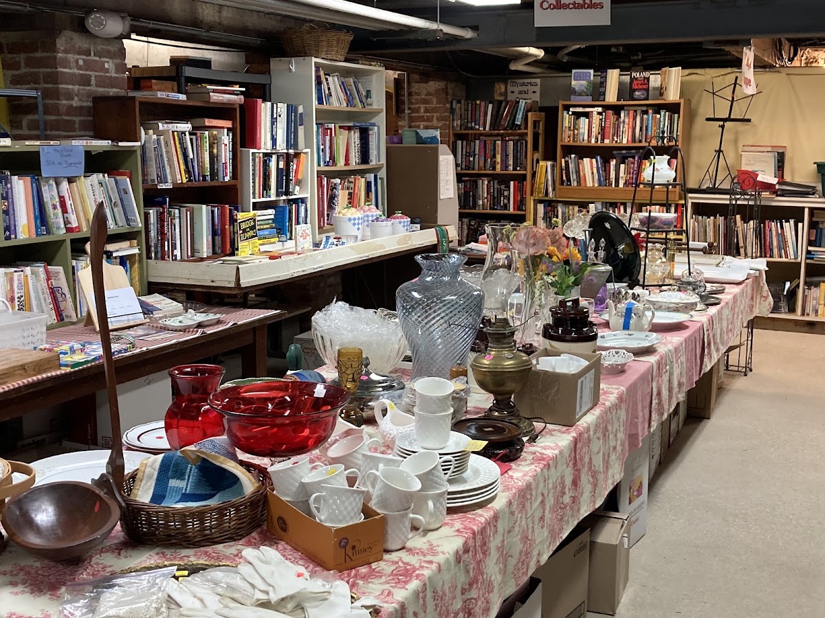 Noah's Ark Thrift Shop in Wayne