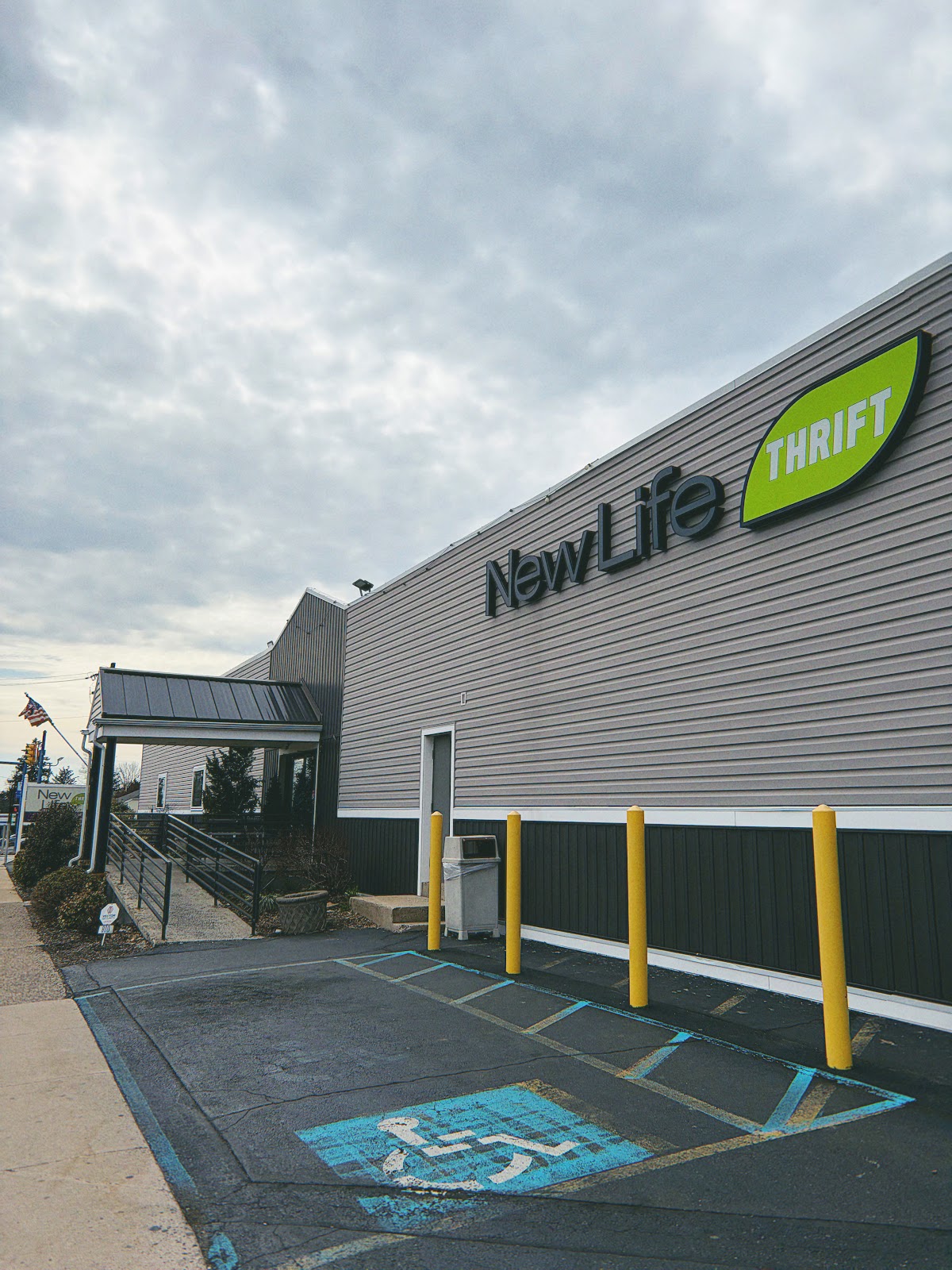 New Life Thrift in Glenside