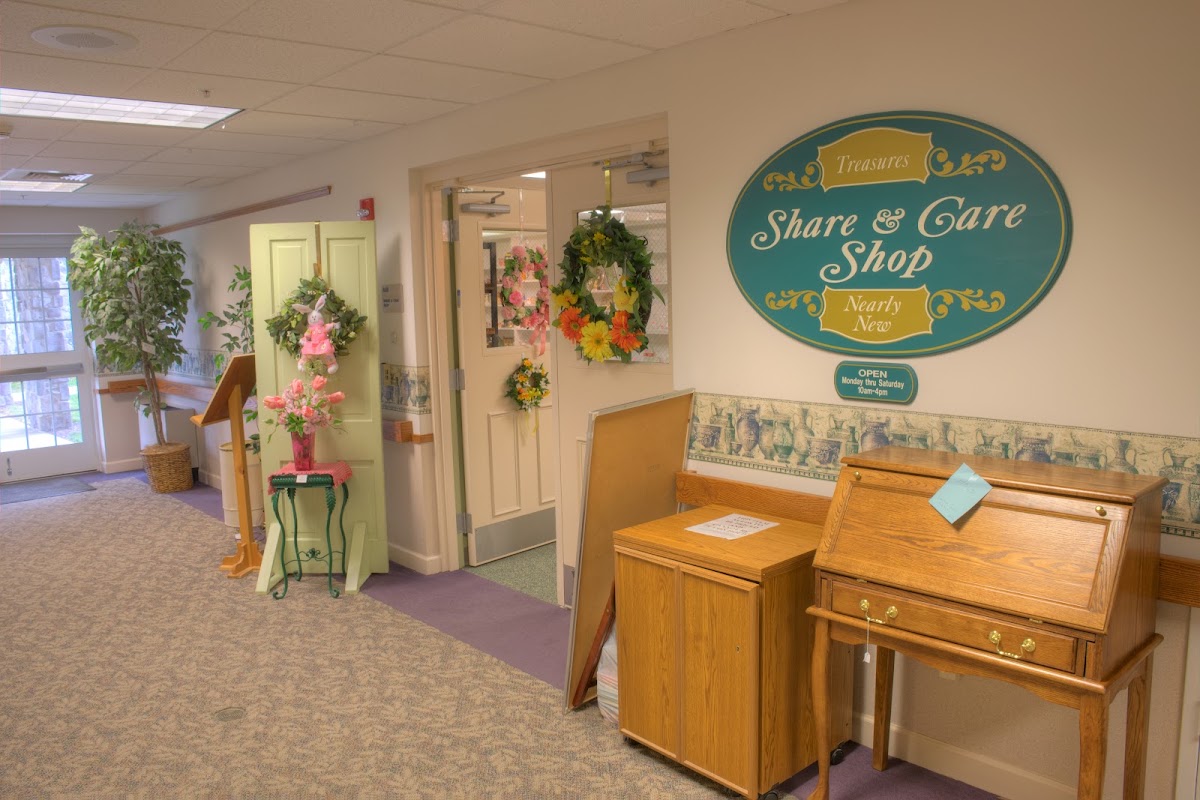 Share & Care Shop in New Holland