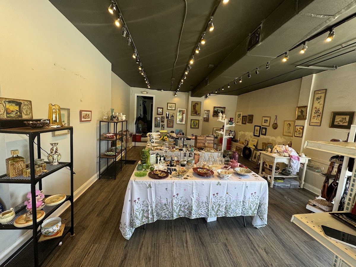 Harriet Roses Vintage in Bryn Mawr