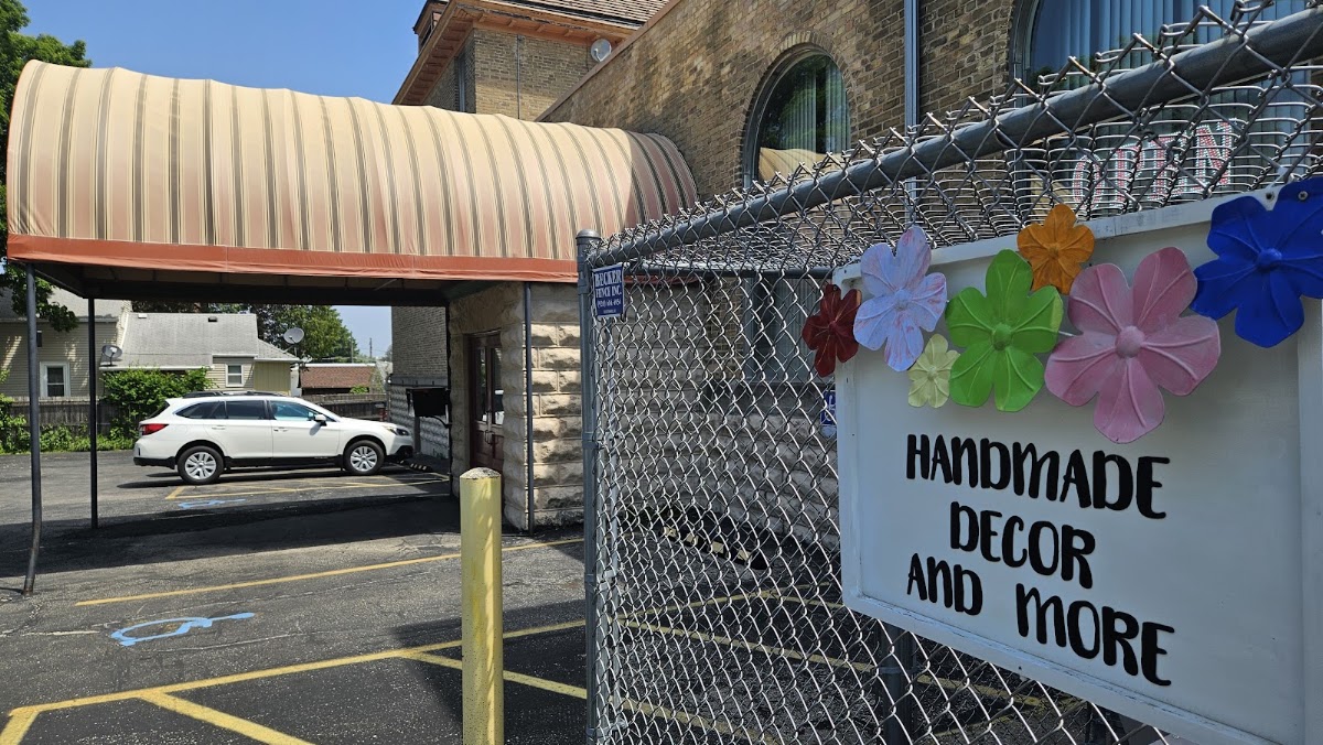 Handmade Decor and More in Manitowoc