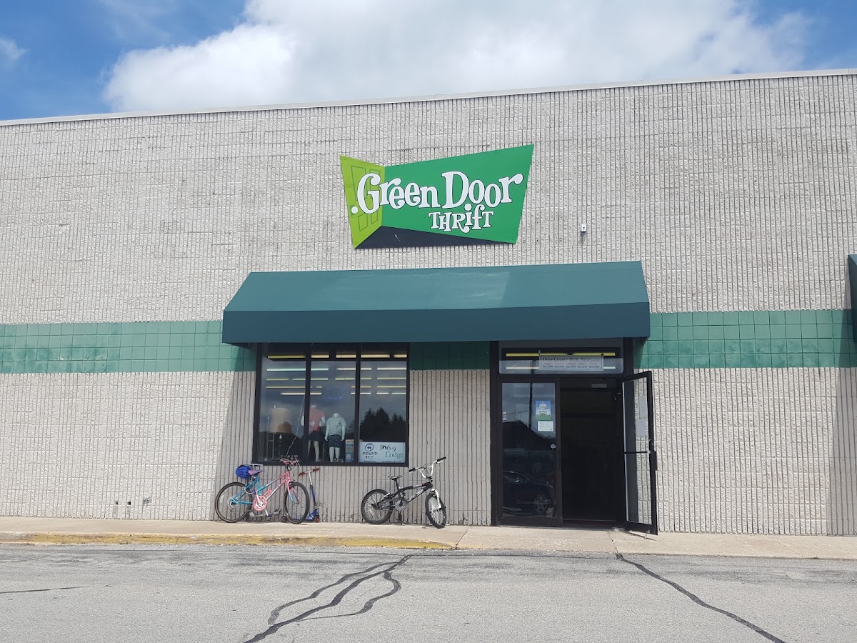 Green Door Thrift in Sturgeon Bay