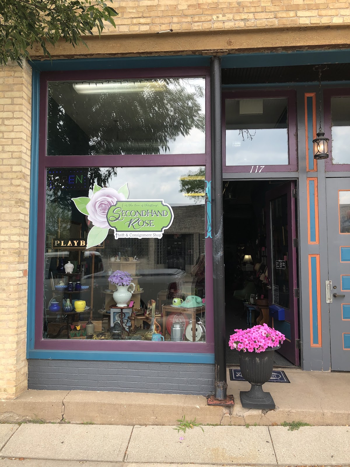 Secondhand Rose Thrift & Consignment Shop in Omro