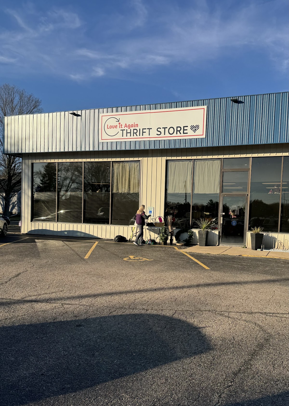 Love It Again Thrift Store in Wisconsin Rapids