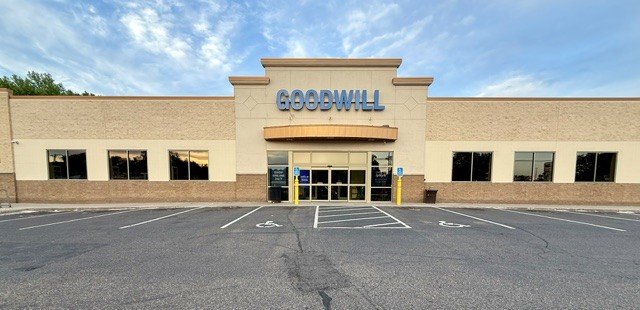 Goodwill - Maplewood in Maplewood