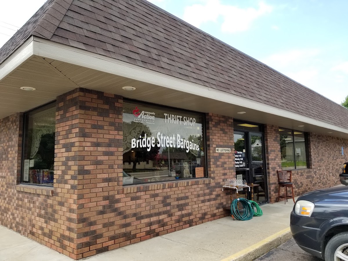 Bridge Street Bargains in Redwood Falls