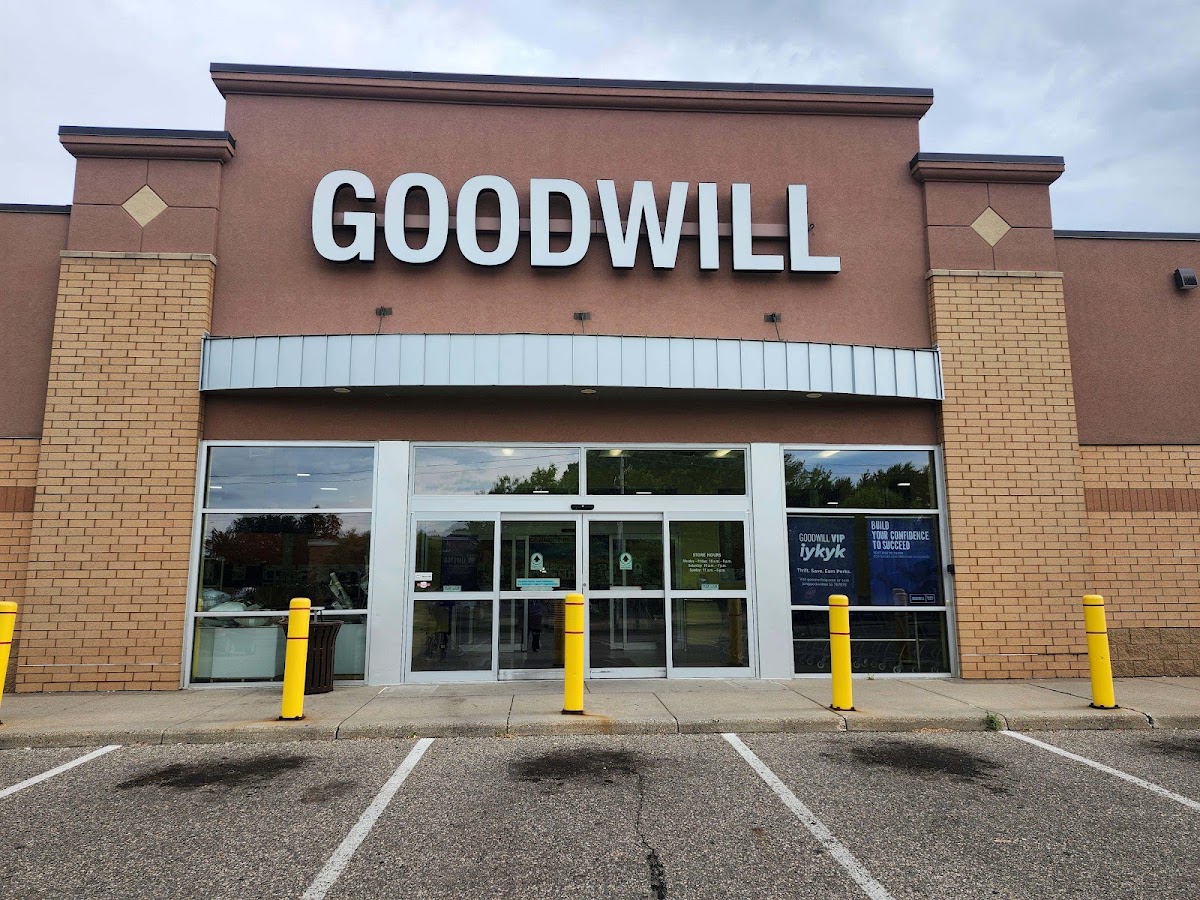 Goodwill - Roseville: County Road B in Roseville