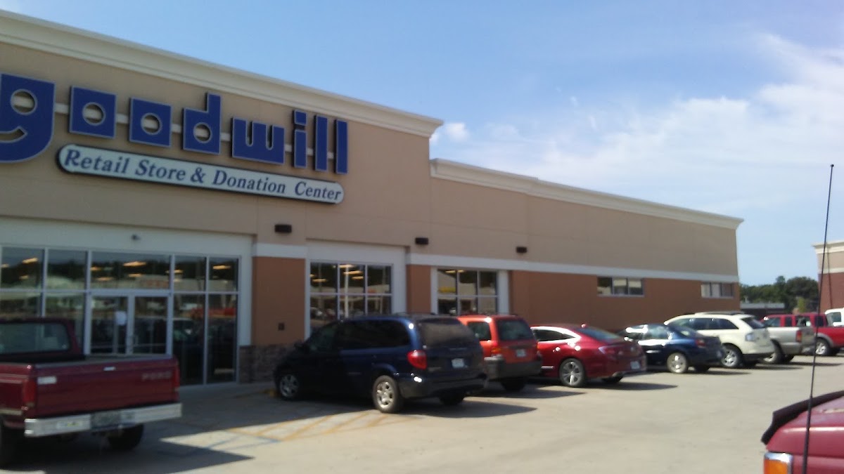 Goodwill Store and Donation Center in Poplar Bluff