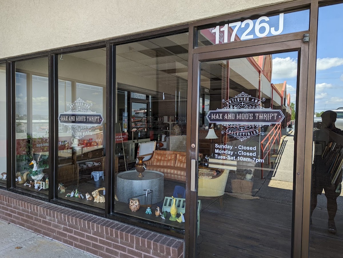Max and Moo's Thrift in Bridgeton