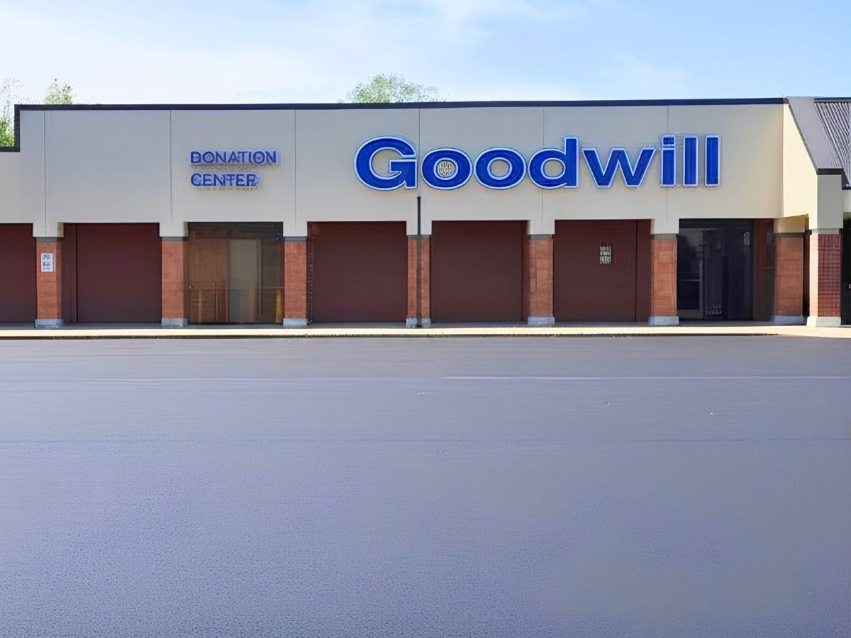 Goodwill Stores - Derr Rd. in Springfield