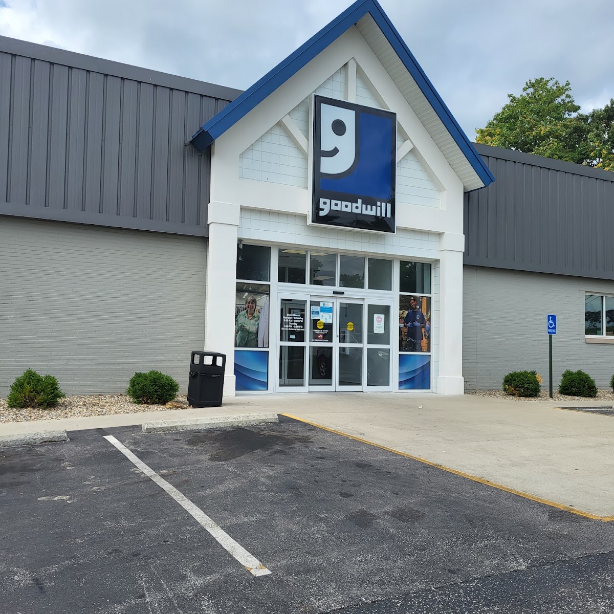 Goodwill Store & Donation Center in Washington
