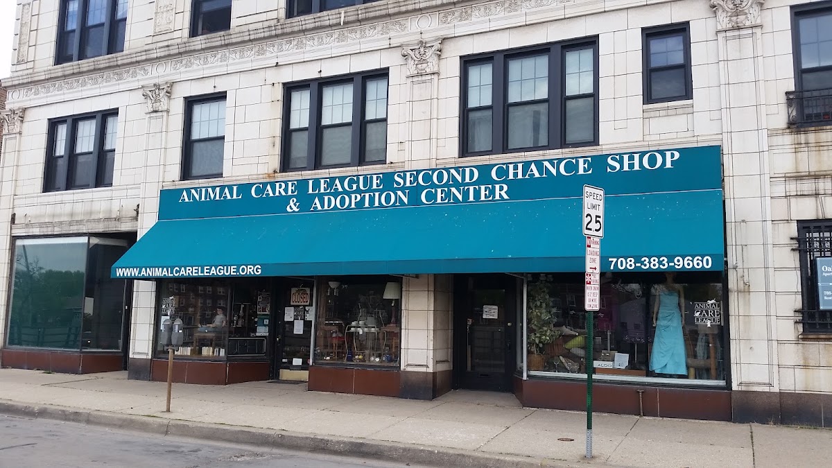 Animal Care League 2nd Chance Shop in Oak Park