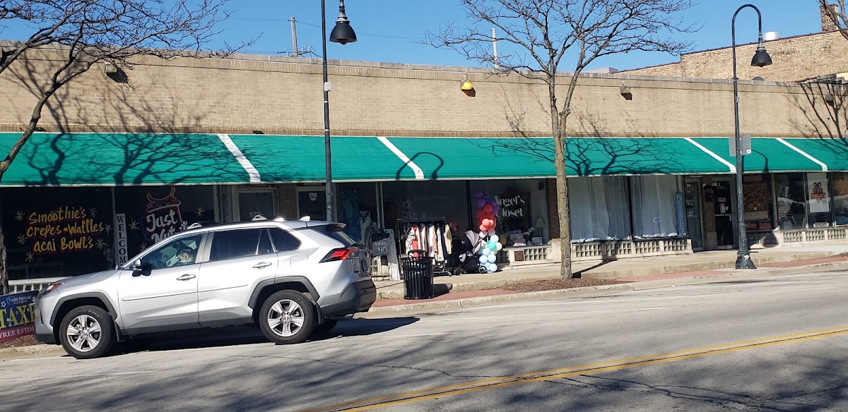 Angel’s Closet Resale Shop in Franklin Park