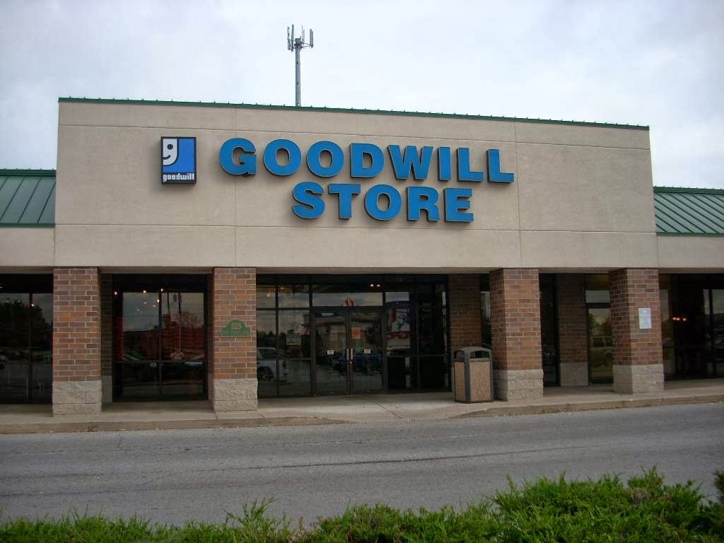 Goodwill Industries - Dupont Rd Store in Fort Wayne