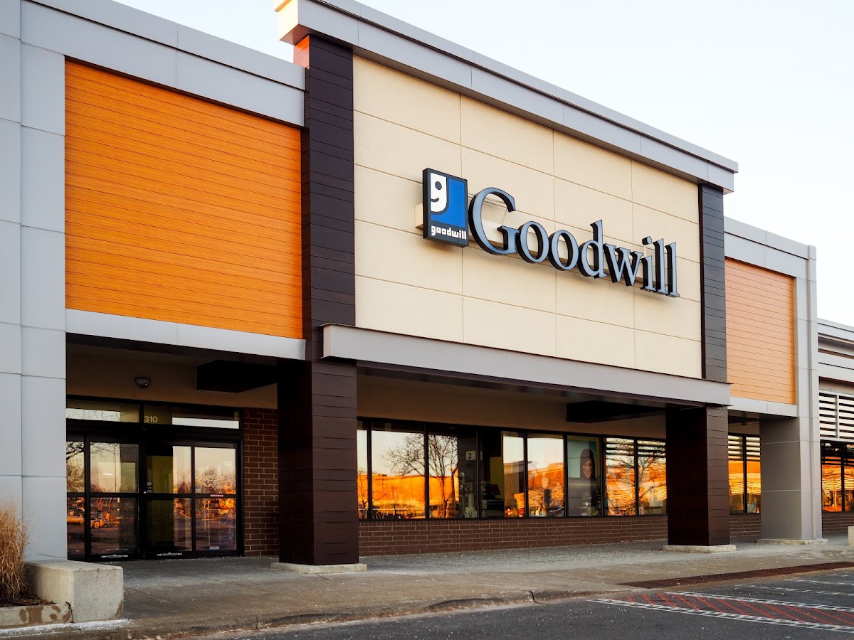 Goodwill Store & Donation Center in Willowbrook