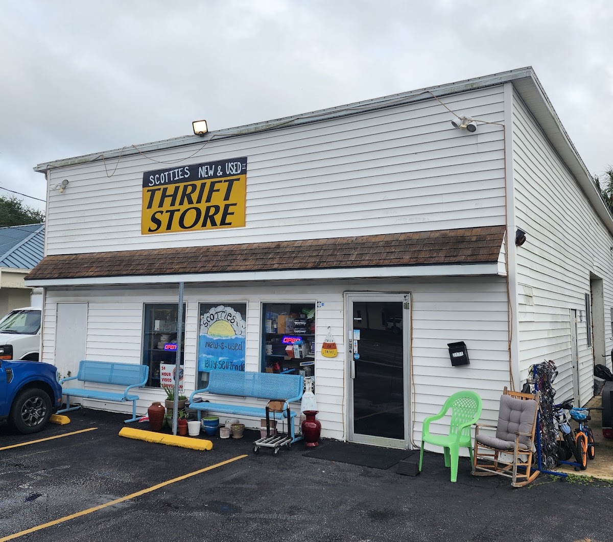 Scottie's New & Used II Thrift Store in Clearwater