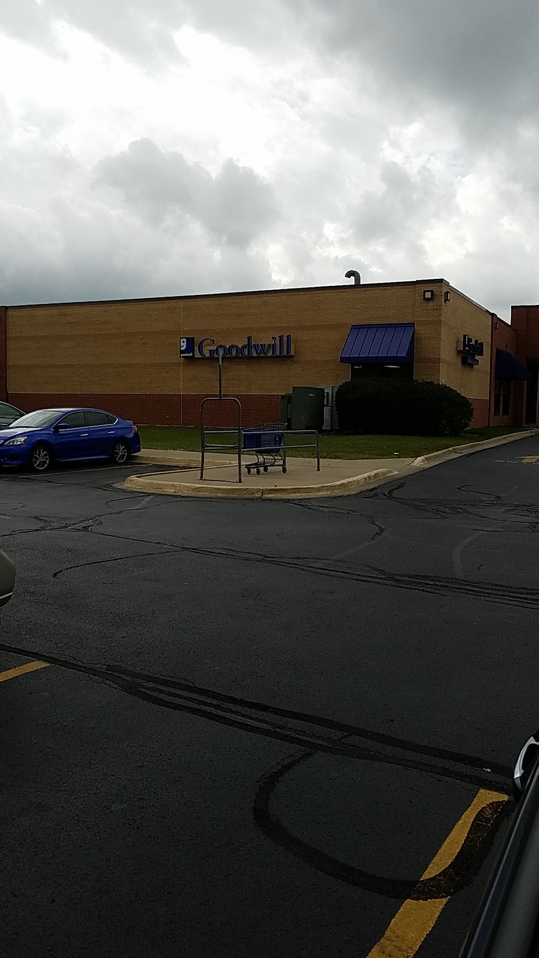 Goodwill Store & Donation Center in Mundelein